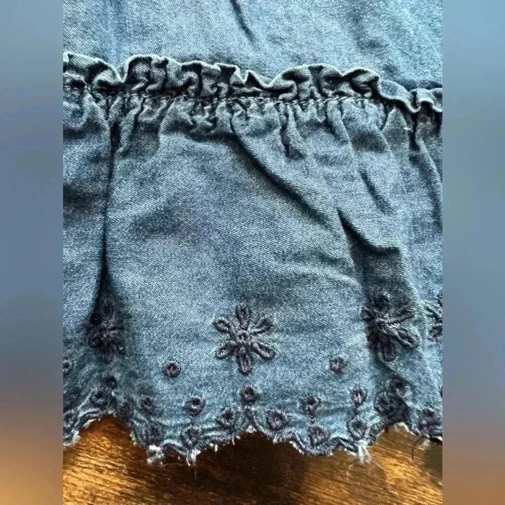 baby Gap | little girls denim dress. Size: 3 years.
